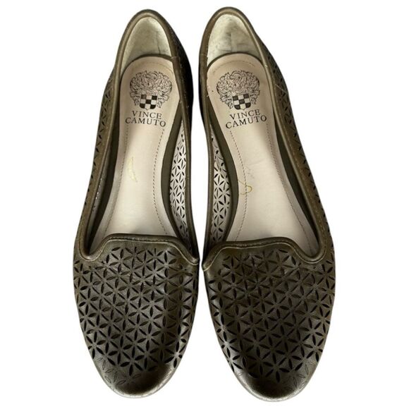 ✅EUC Vince Camuto Olive Cut-Out Loafers, Size 9 - Picture 2 of 7
